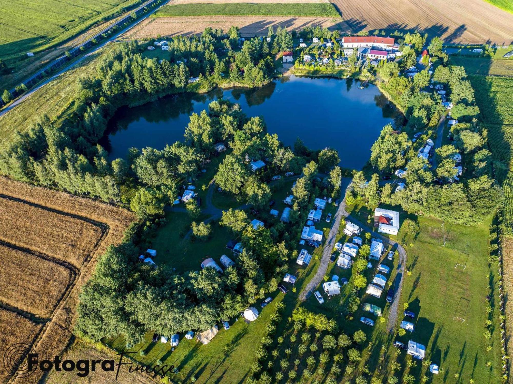 Forteca, Pokoje Goscinne Nad Stawem Dzierzoniow Exterior photo